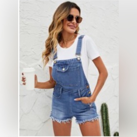 SHEIN Pants - SHEIN denim overalls shorts with adjustable straps, women’s size M/Medium or 6.